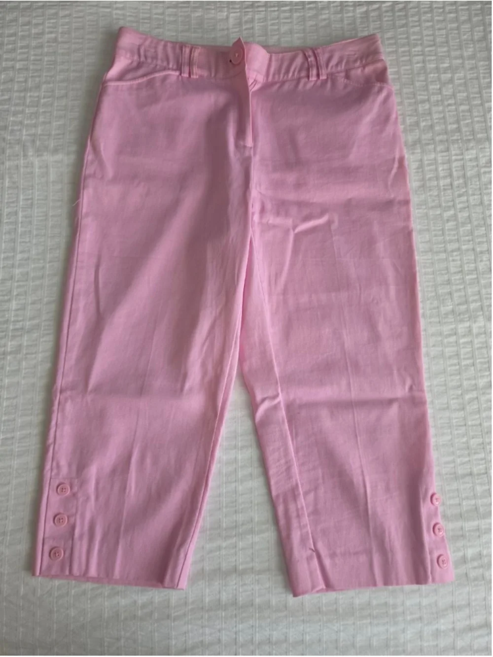 Counterparts Women’s Pink Capri Pants Size 10P Stretch Button Hem